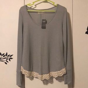 Abercrombie & Fitch Women’s Size Small Gray Thermal Top with Ivory Lace Trim